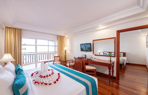 Room, deluxe, family, premium