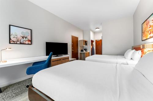 2 queen beds