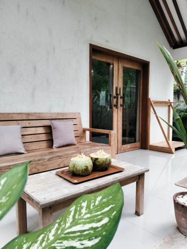 Oemau Bungalow - Rote Bar. Daya