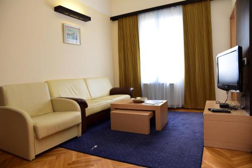 Apartment ACI Marina CRES - image 9