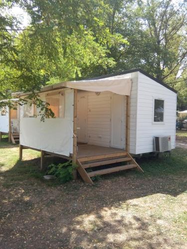 Camping du Lac Room Type - One-Bedroom Cottage