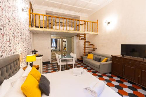 Sweet Navona Duplex Apartment