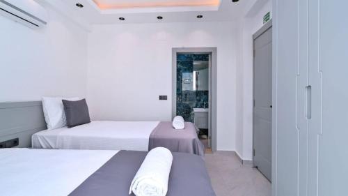 Kalkan 3 bedroom seaview villa with private pool hot tub - image 2