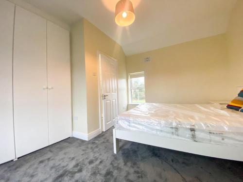 Naas Housing for Workers - Sleeps 6 in Sallins