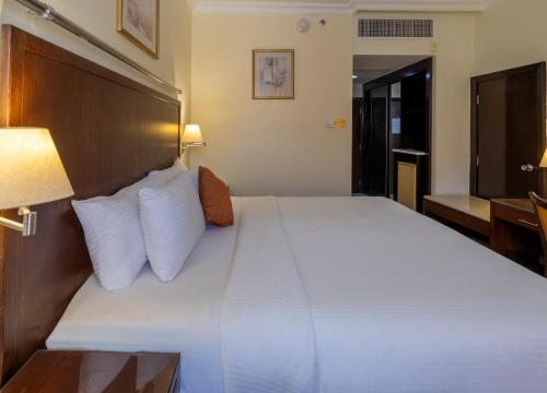1 queen bed