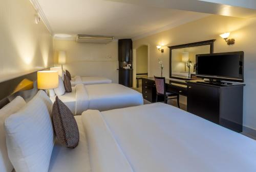 room detail thumbnail 1