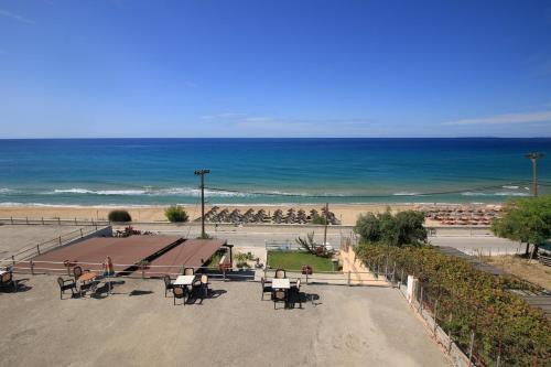 Platis-Gialos apartments in Paralia (Fanari)