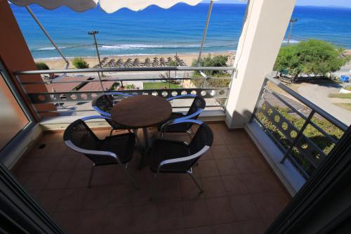 Platis-Gialos apartments in Paralia (Fanari)