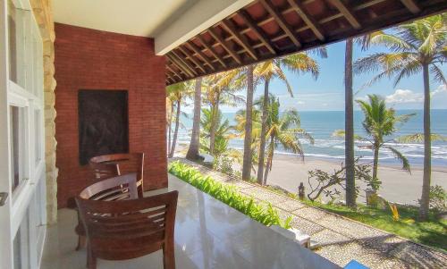 Pemandangan, Queen of The South Resort in Parangtritis