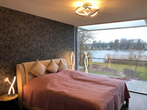 Exklusive Seevilla Berlin direkt am Zeuthener See in Hoppegarten