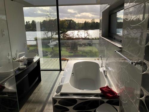 Exklusive Seevilla Berlin direkt am Zeuthener See in Hoppegarten