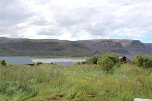 Skats, Systrakot - Studio Apartments in Talknafjordur