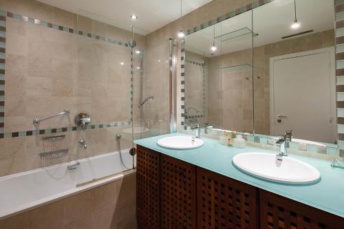 Luxury Flat Arc de Triomphe 4 Guests - image 5