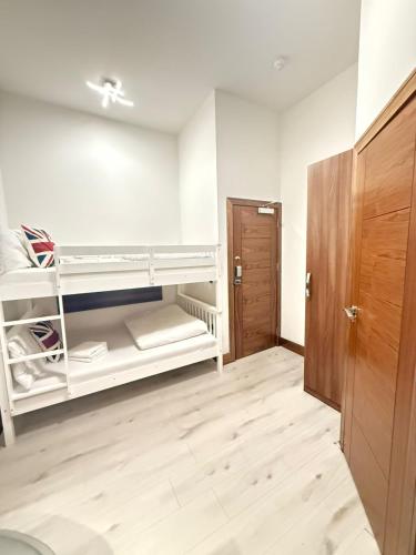 Bed, Earls Court 205 in London