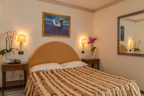 Economy Double or Twin Room with Terrace and Pool View