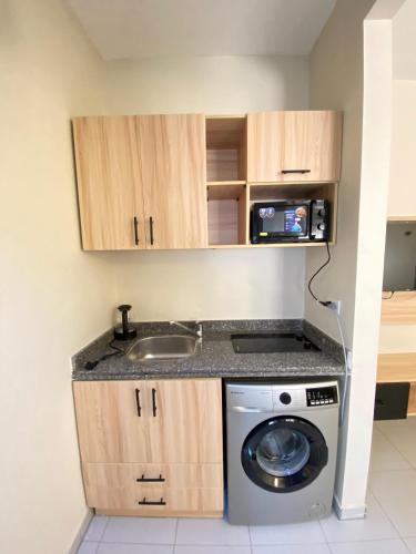 2 bedrooms, 6 beds