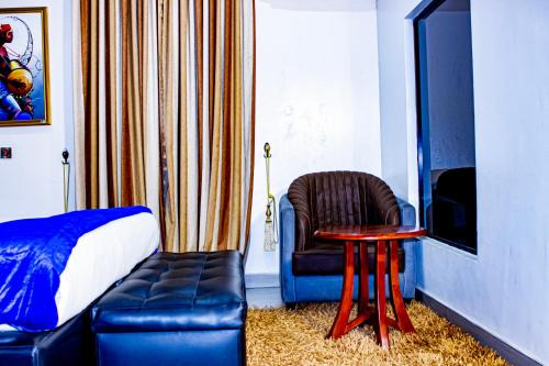Fobbs Apartment and Suites – khách sạn tại GRA Phase I