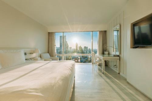 room detail thumbnail 1