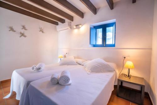 2 bedrooms, 5 beds