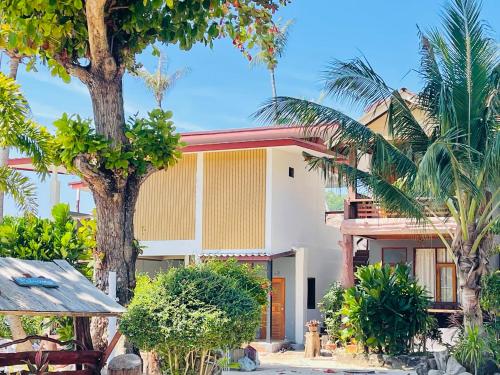 Big Fish Resort Koh Tao Room Type - Quadruple Room with Sea View