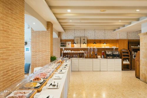 Food and beverages, Hotel Los Angeles Denia in Les Bovetes Beach