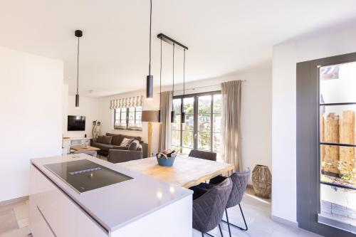 Ferienhaus Lacus Stilvolle Auszeit am Wasser und in der Natur, Hunde willkommen in Zingst, Deutschland