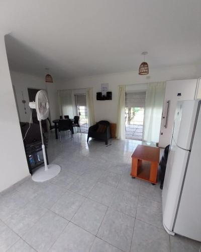 Roldan Casa con pileta uso Familiar exclusivo desde dos noches hasta cuatro personas in Roldán