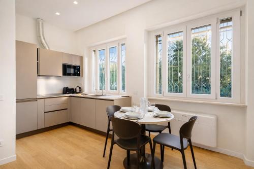 Elegantis Aventino Suite Apartment - Colosseo, Metro and Circo Massimo Nearby