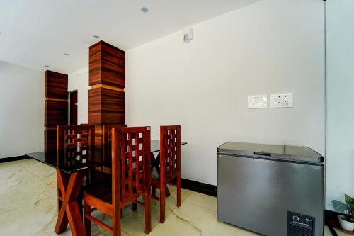 Restaurant, Townhouse Oak Cochin International Airport in Kochi