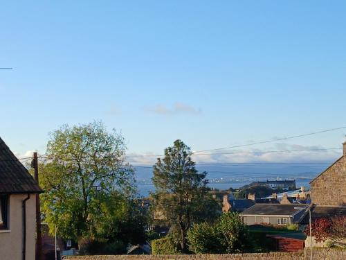 Вид, Cosy house with coastal views - close to Edinburgh in Бернтісленд