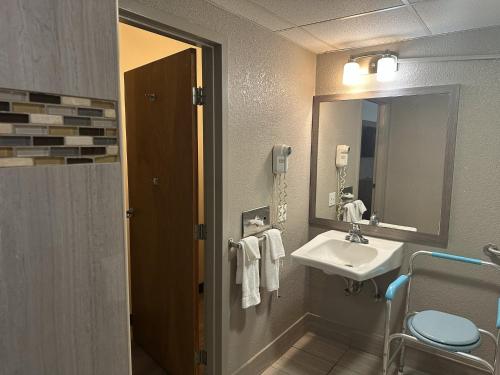 Quality Inn Middleboro-Plymouth - image 7