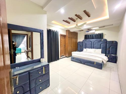 Luxury Apartment Hotel - image 4