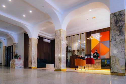 Front One Hotel Mesir Surabaya near Warung Makan Makanan & Minuman