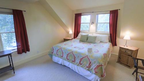 Built In 1910, This Remodeled Craftsman Style Home Offers The Best Of Bozeman! in Bozeman, USA