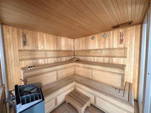 Szauna, Ferienhaus Biotop - Badeteich, Sauna, Kinoleinwand in Kolleda