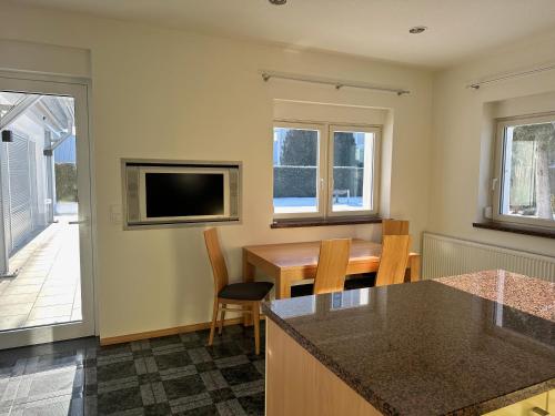 Konyha, Ferienhaus Biotop - Badeteich, Sauna, Kinoleinwand in Kolleda