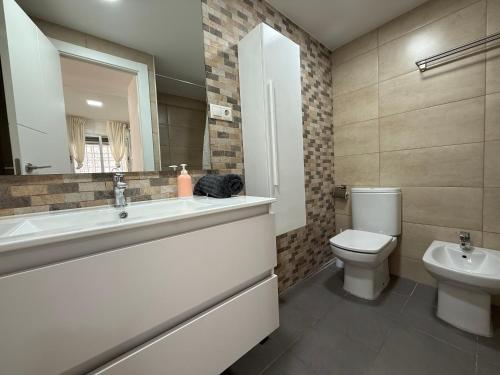 Casa Playa Albufereta a 1min con terraza para 6 By Turihome - image 5