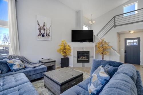 Fresh & Modern | Game Room + Yard – khách sạn tại East Colorado Springs