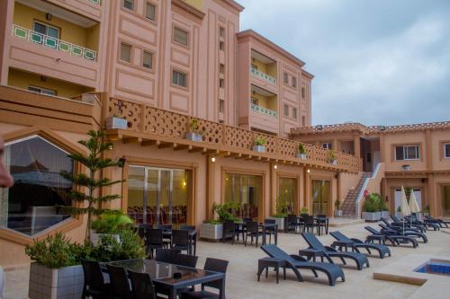 Swimming pool, Hotel Mauricenter Nouakchott in Nouakchott