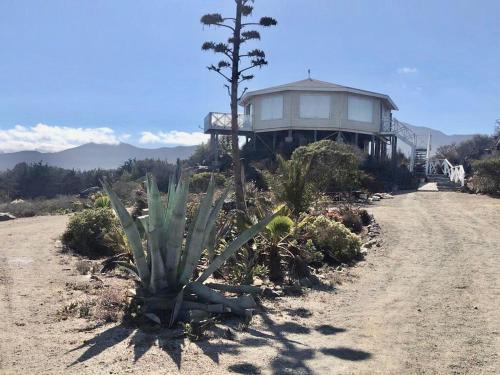 Casa con vista al mar en condomnio Ensenada y playa interior in Los Vilos