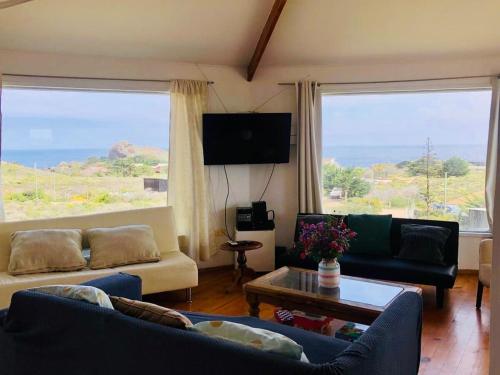 Casa con vista al mar en condomnio Ensenada y playa interior in Los Vilos