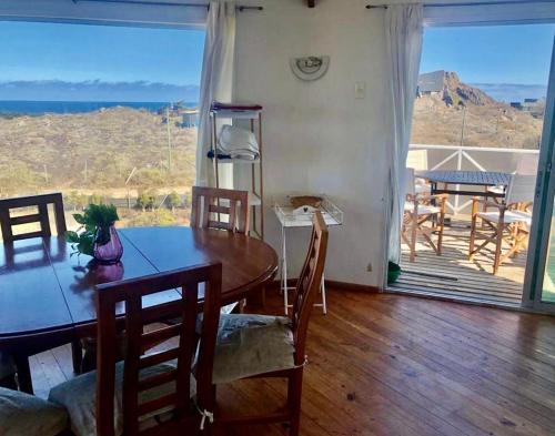 Casa con vista al mar en condomnio Ensenada y playa interior in Los Vilos