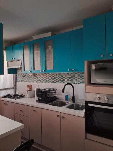 Apartment for 5 people one block from Av del Mar