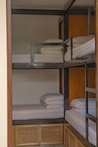4 bunk beds