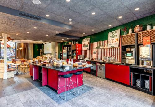 B&B HOTEL Paris Nord 18eme in Saint Denis