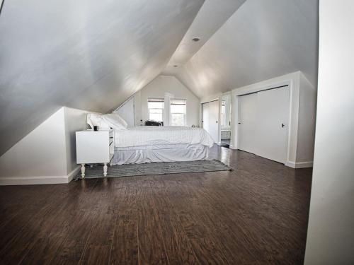 Comfy 3rd Floor Studio Near NYC in Ridgefield Park (New Jersey)