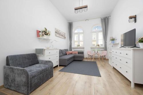 Stylish Wilcza Studio in the Heart of Warsaw by Noclegi Renters - image 3
