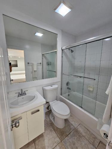 Castle Beach Club Apartments - image 20
