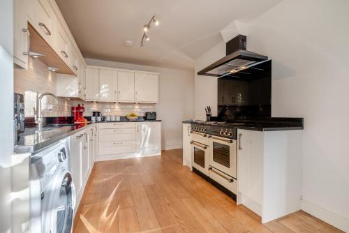 Facilities, 5 Bed in Mitchell oc-c30790 in Mitchell