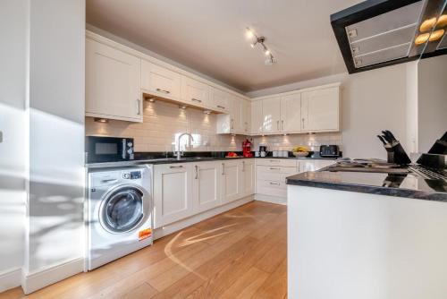 Facilities, 5 Bed in Mitchell oc-c30790 in Mitchell